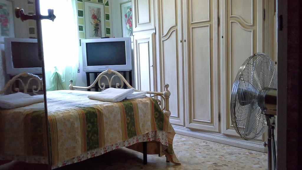 Tropical Bed&Breakfast ルッカ エクステリア 写真